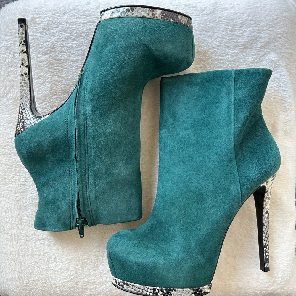 Pour La Victoire Green Suede Booties - Picture 4 of 8